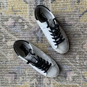 LIKE NEW Golden Goose Superstar Sneakers